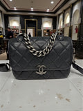 CHANEL
Caviar Iridescent Calfskin Quilted Small Daily Carry Messenger Black