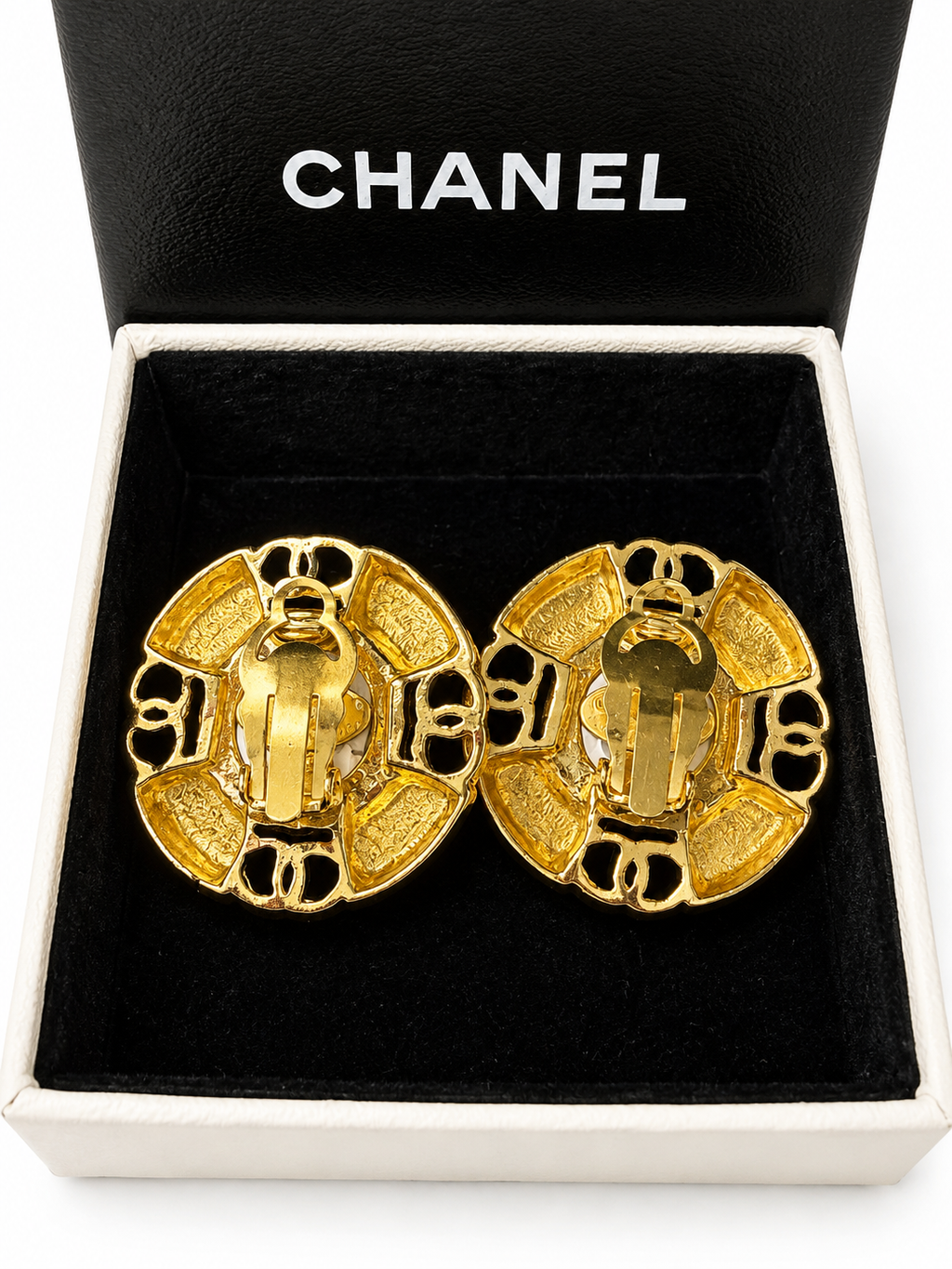Vintage CHANEL CC Faux Pearl Clip-On Earrings Gold Tone Made in France Box