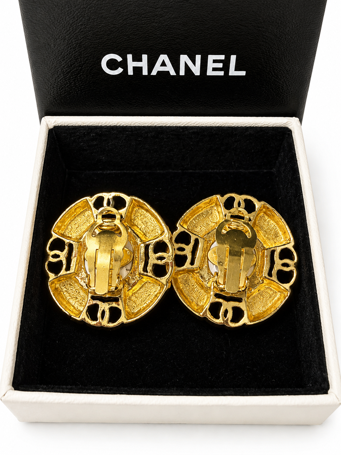 Vintage CHANEL CC Faux Pearl Clip-On Earrings Gold Tone Made in France Box